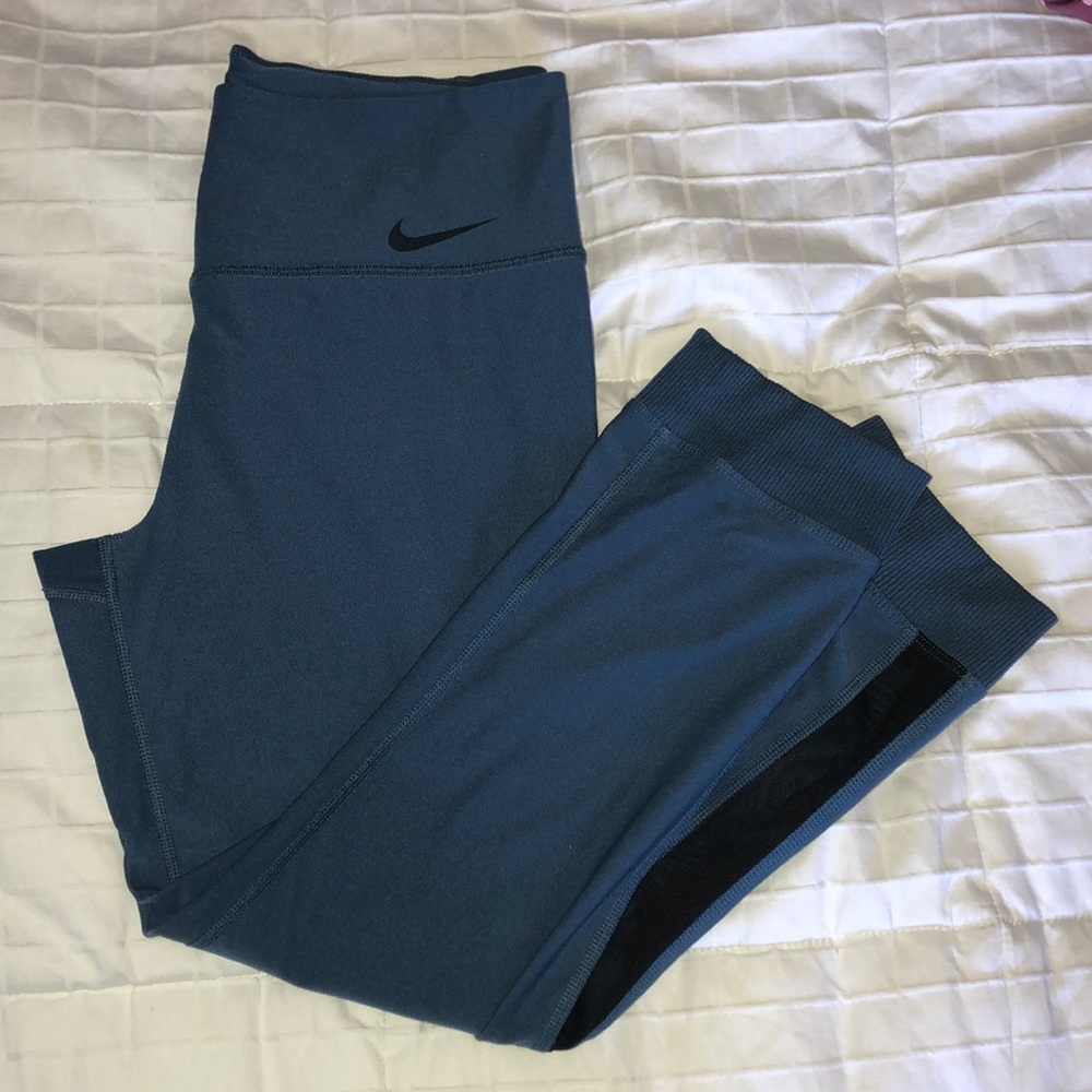 Women's Nike Dry-Fit Cropped Leggings